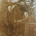 Bild 9-2 1938 Eheleute Hubert und Josepha Schmitz geb. Weishaupt am Rochuskreuz
